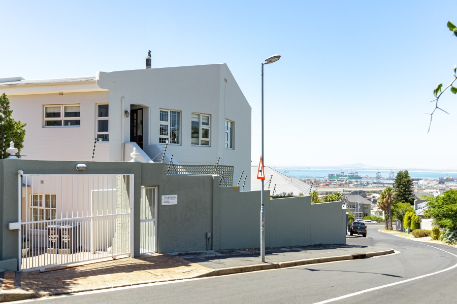 To Let 1 Bedroom Property for Rent in Vredehoek Western Cape
